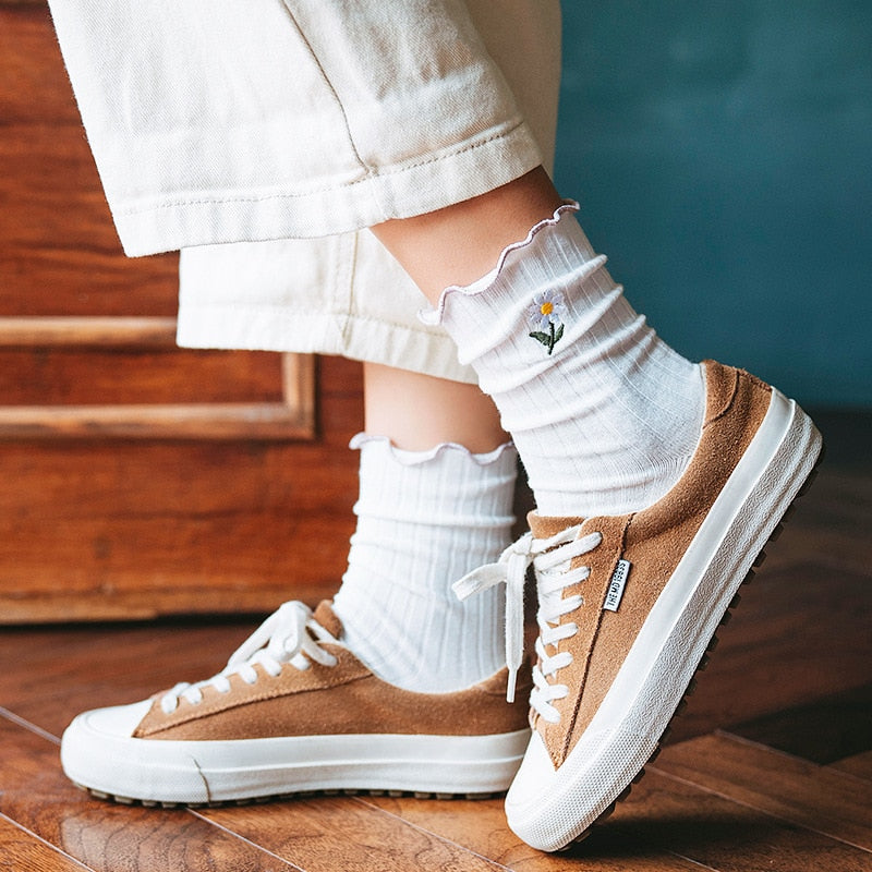 Cute Colorful Ruffle Daisy Crew Socks