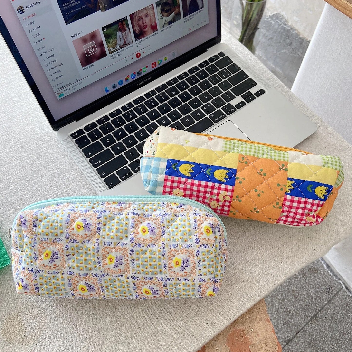 Cute Floral Cosmetic Storage Bag