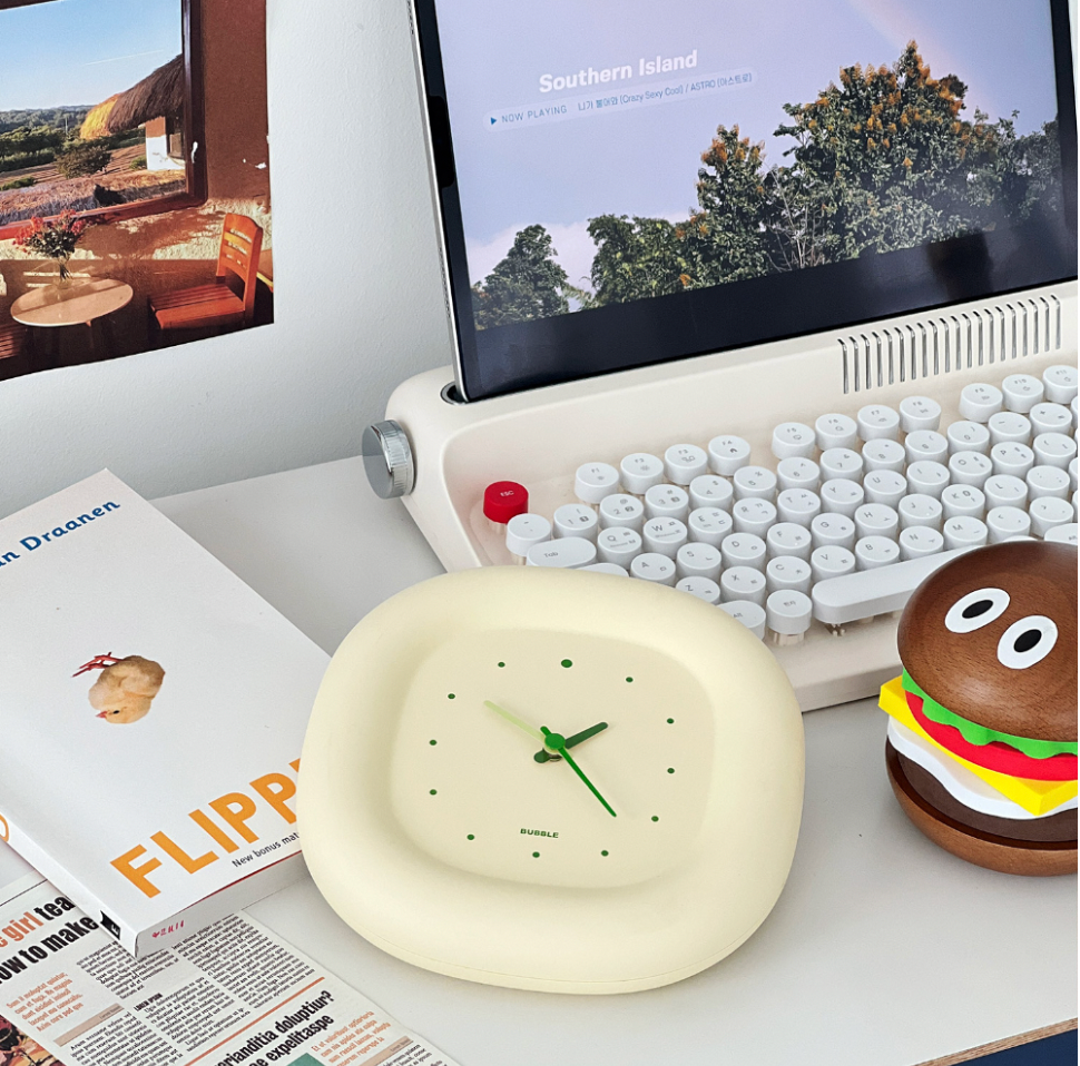 Cute Bubble Round Tagle Clock