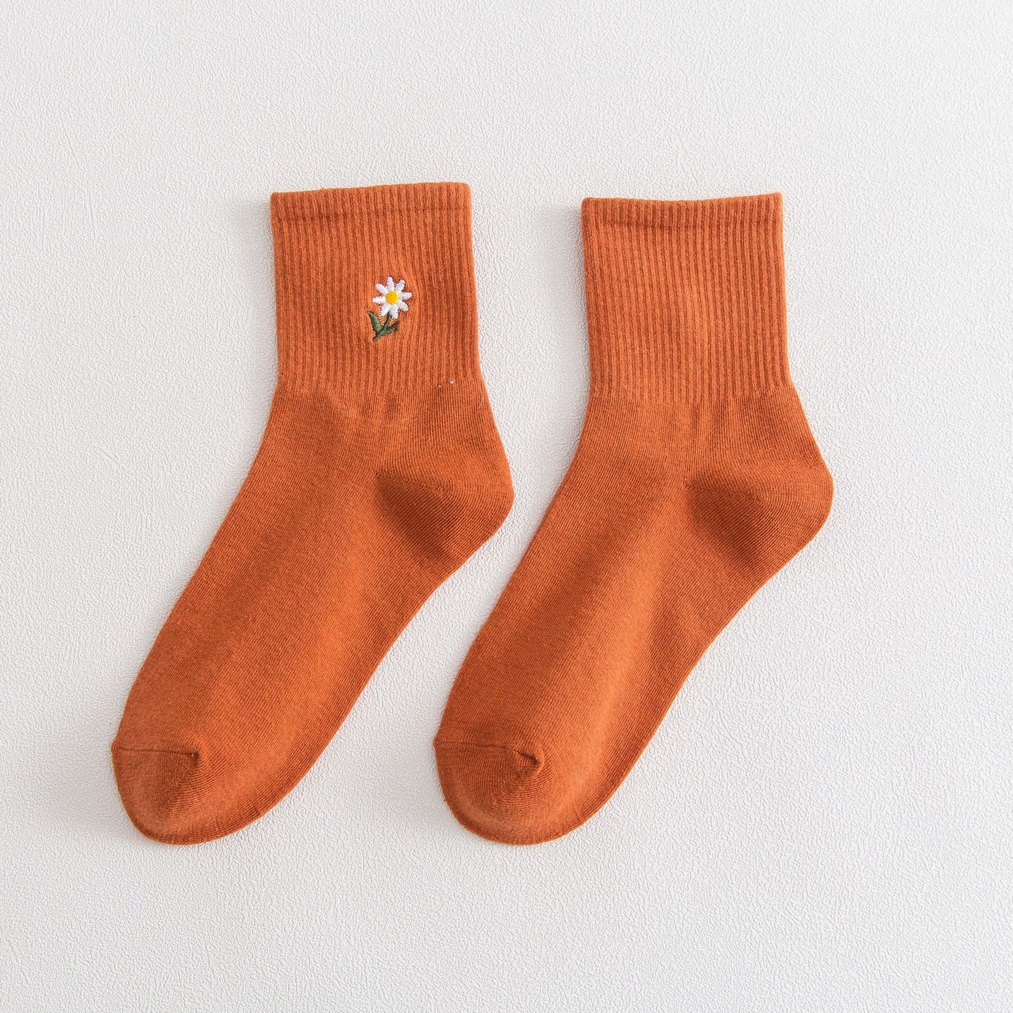 Daisy Flower Embroidery Ankle Socks