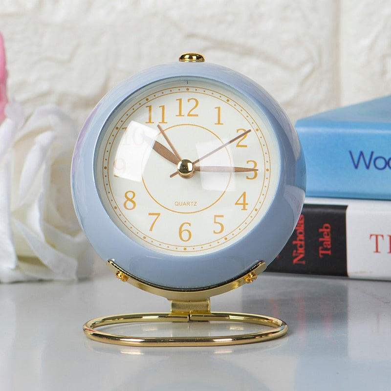 Cute Vintage Silent Pointer Desk Clock