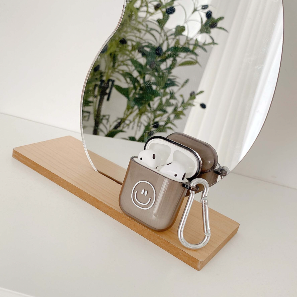 Simple Smiley AirPods Case