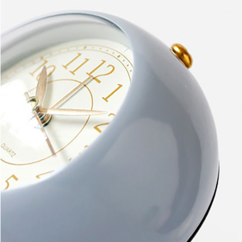 Cute Vintage Silent Pointer Desk Clock