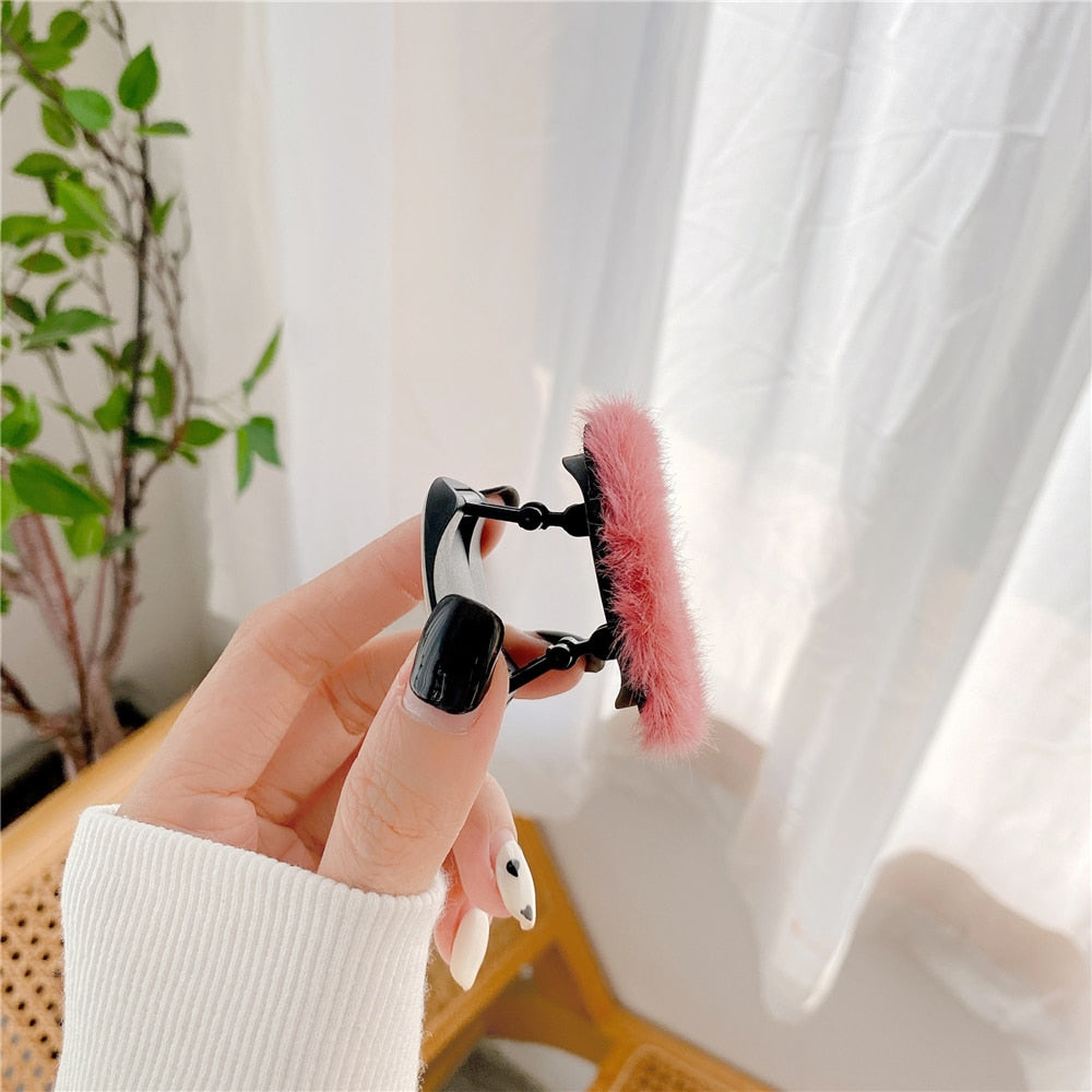 Fluffy Smiley Face Phone Grip