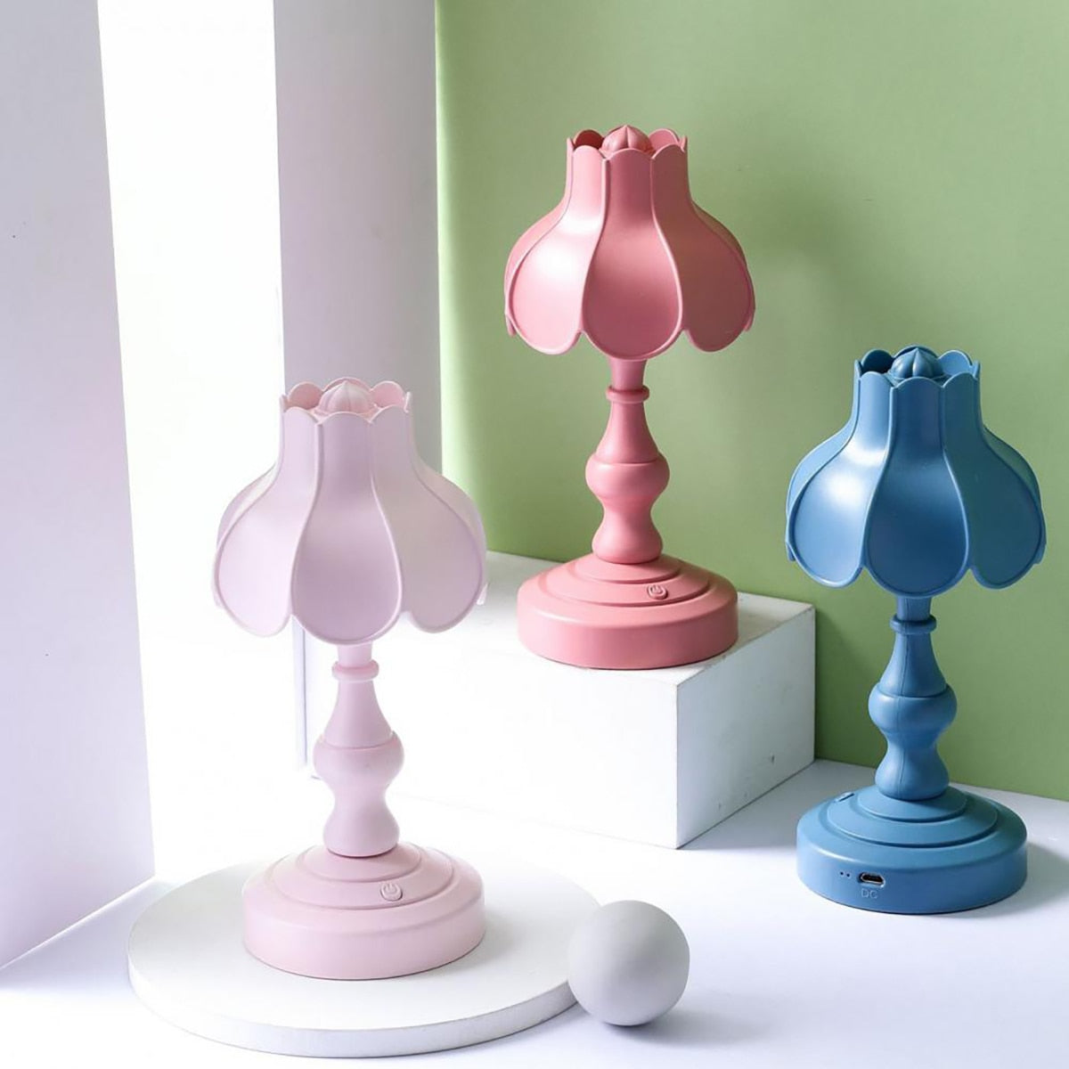 Adorable Retro Tulip Mini Table Lamp