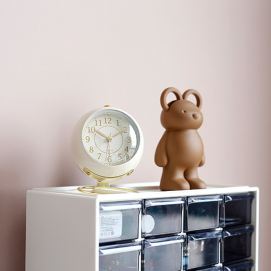 Cute Vintage Silent Pointer Desk Clock