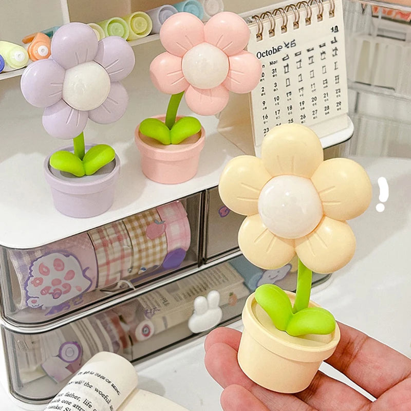 Cute Little Daisy Ambient Light Mini Table Lamp