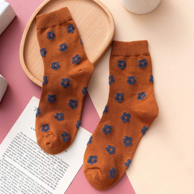 Cute Kawaii Style Daisy Flower Patterned Crew Socks