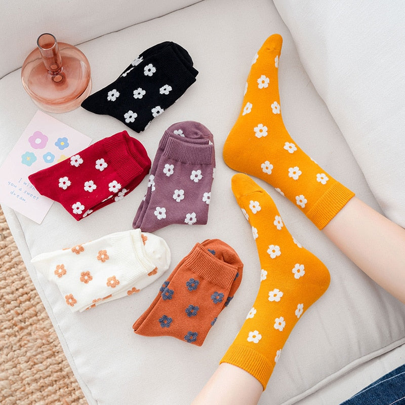 Cute Kawaii Style Daisy Flower Patterned Crew Socks