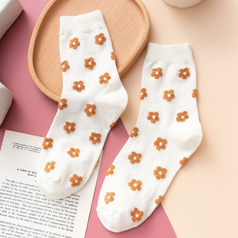 Cute Kawaii Style Daisy Flower Patterned Crew Socks