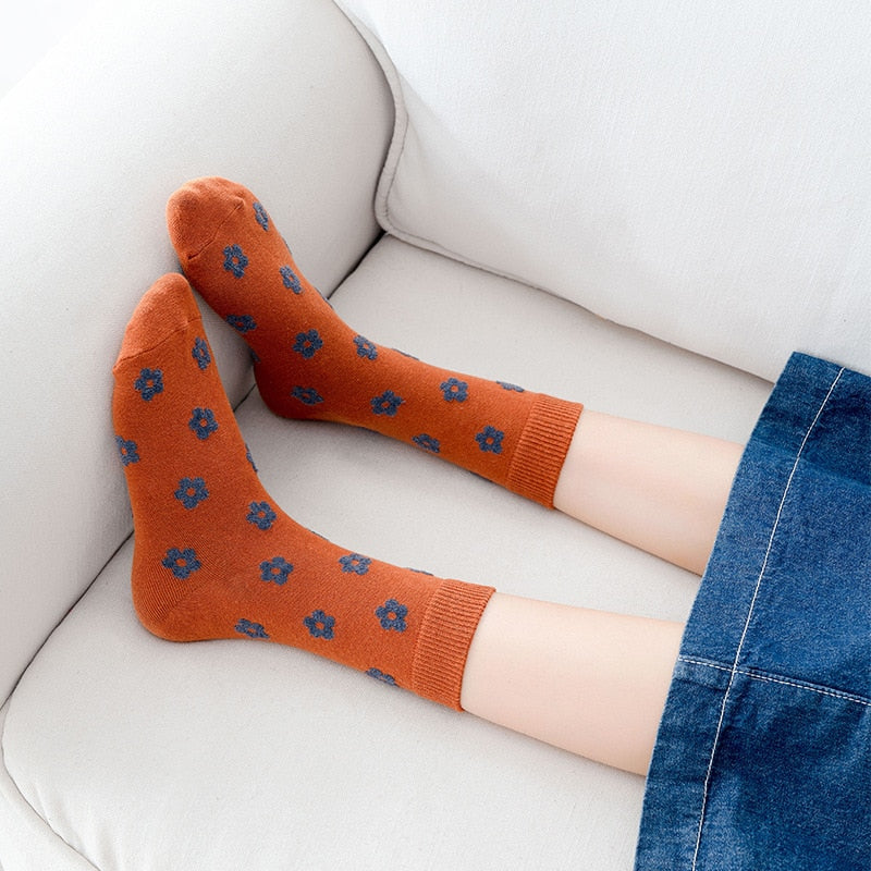 Cute Kawaii Style Daisy Flower Patterned Crew Socks