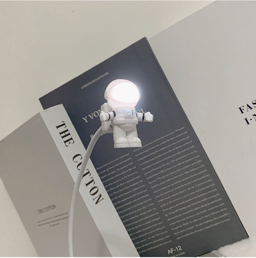 Astronaut Portable Mini USB Lamp