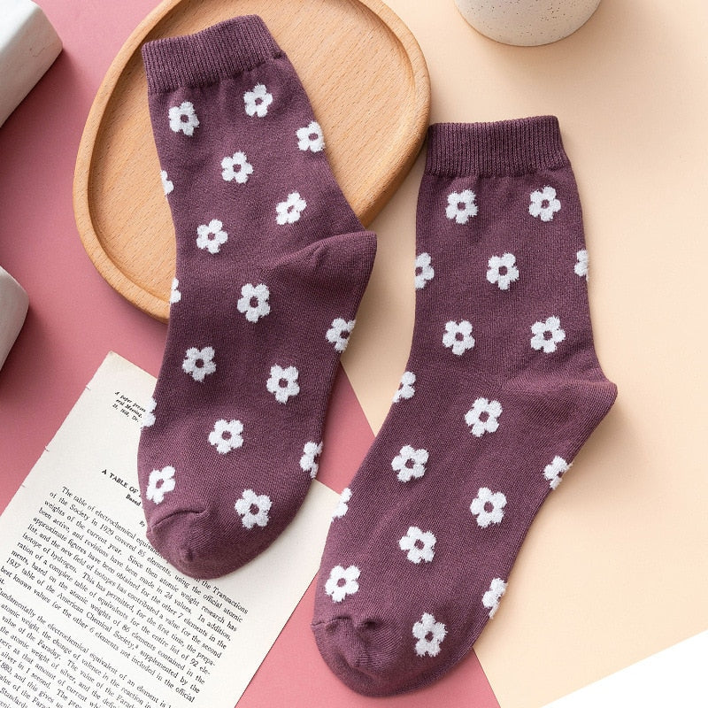 Cute Kawaii Style Daisy Flower Patterned Crew Socks