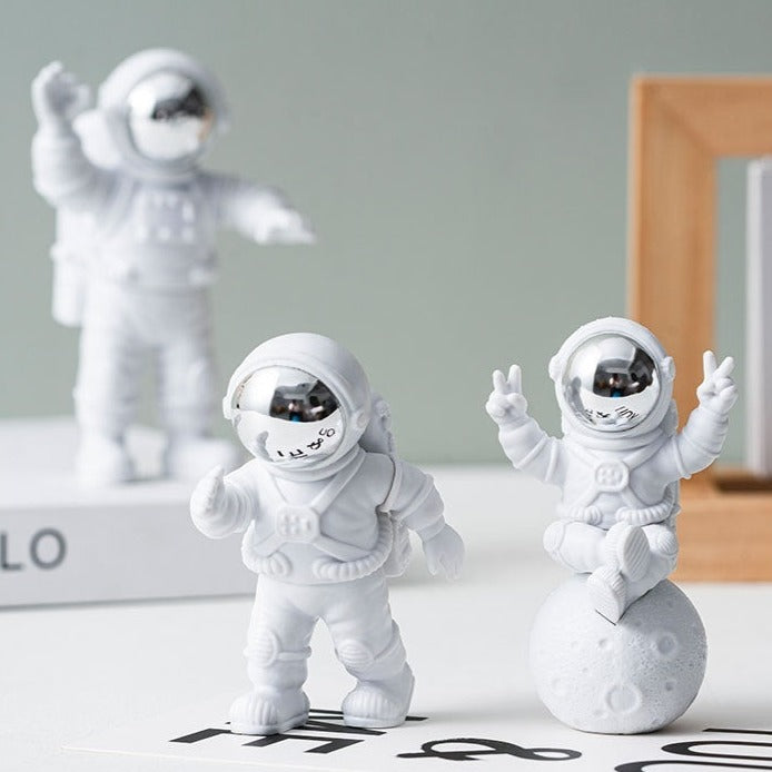 Mini best sale astronaut figures